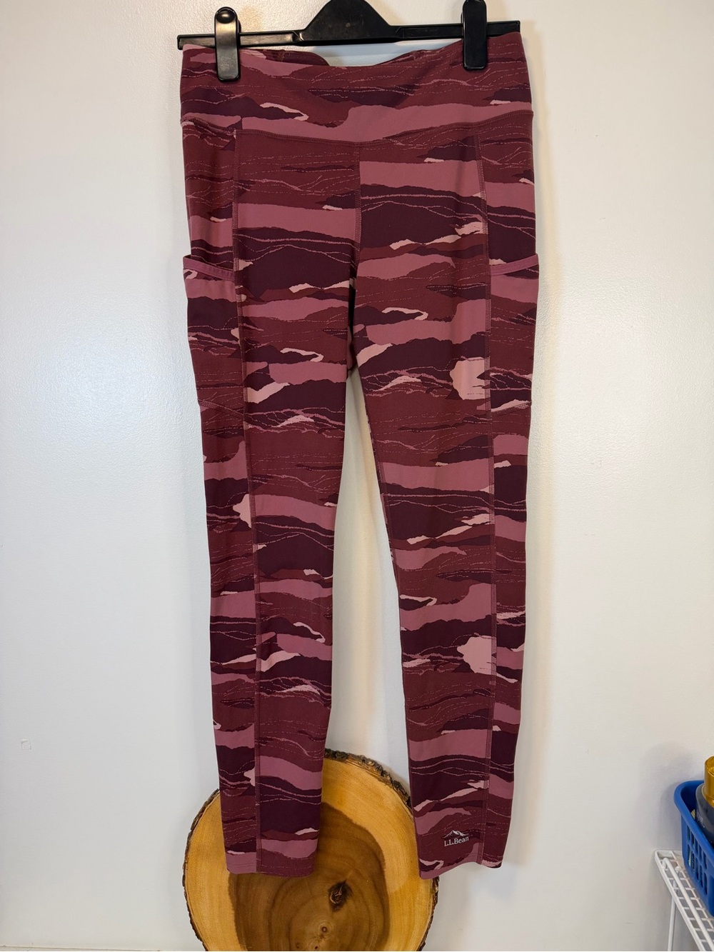 L.L.Bean Pink Tone‎ Camo Boundless Performance Pocket Tights Maroon Size Medium